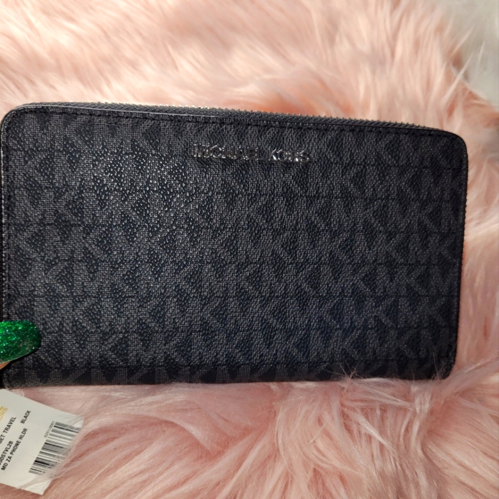 Wristlet